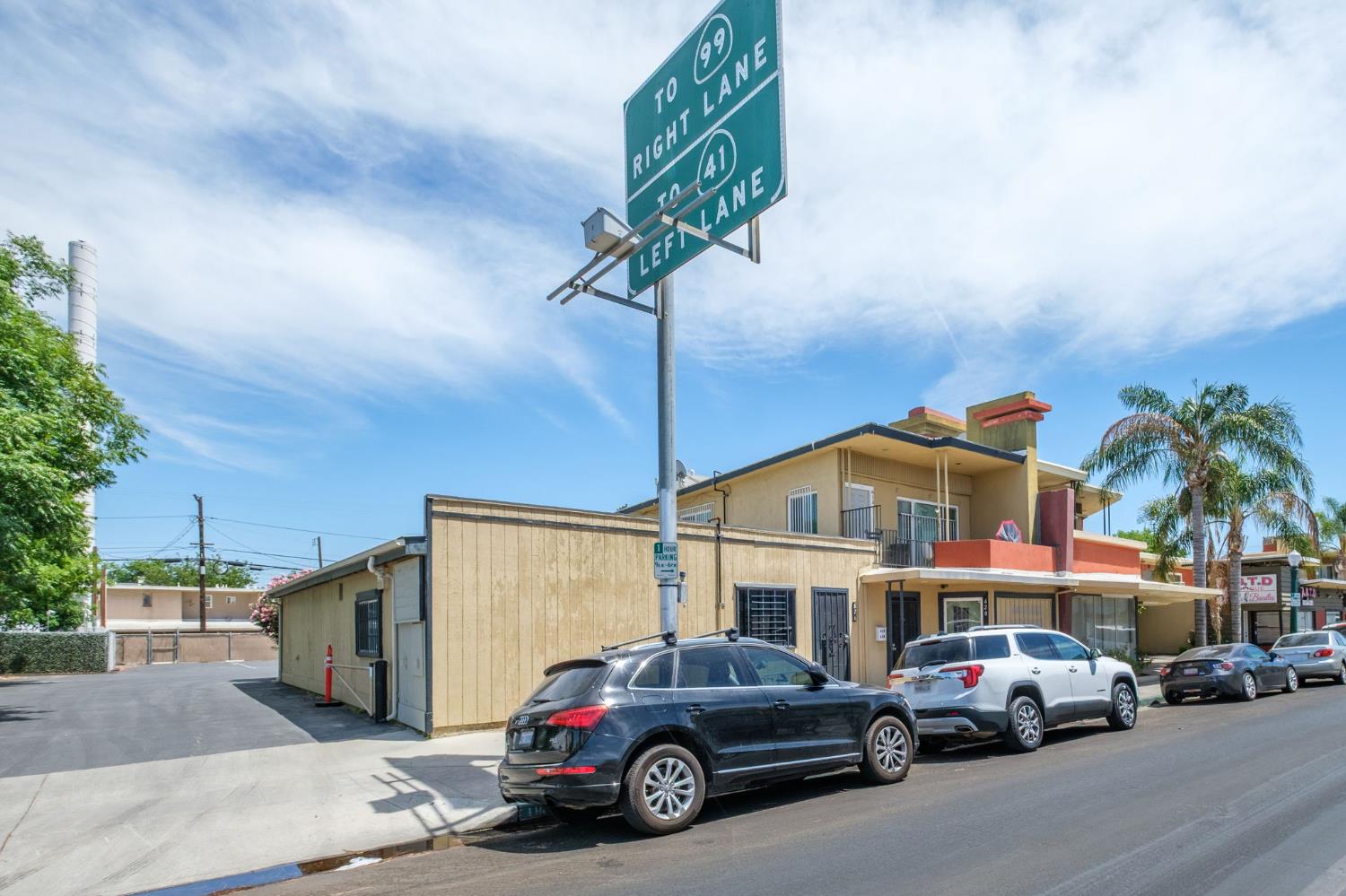 616 N Fulton St, Fresno, CA 93728