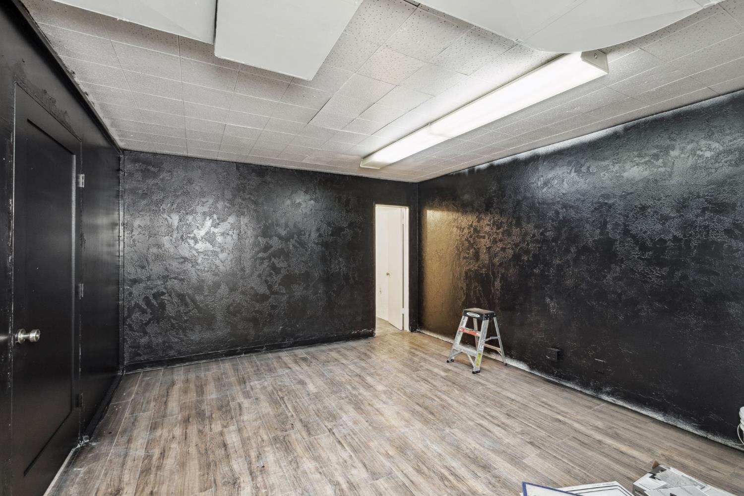 616 N Fulton St, Fresno, CA 93728