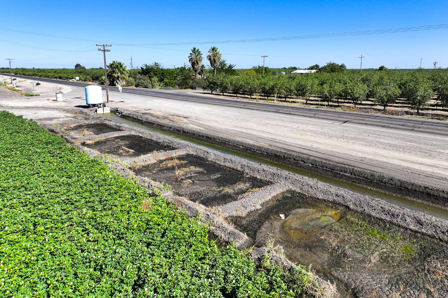 8990 S Placer, San Joaquin, CA 93660