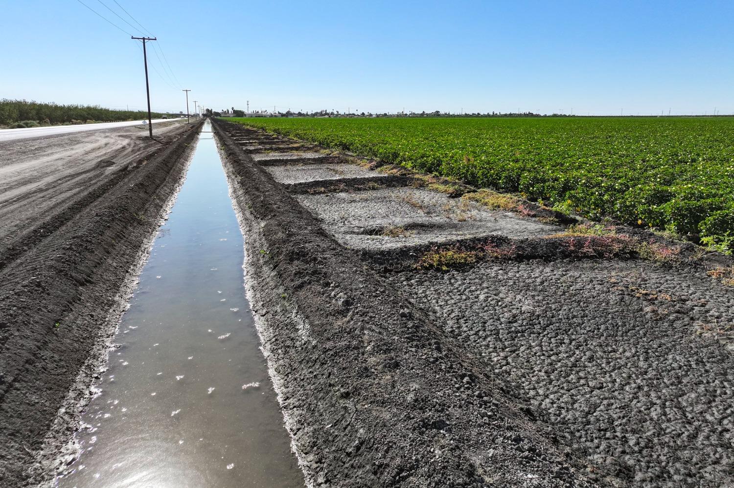 8990 S Placer, San Joaquin, CA 93660