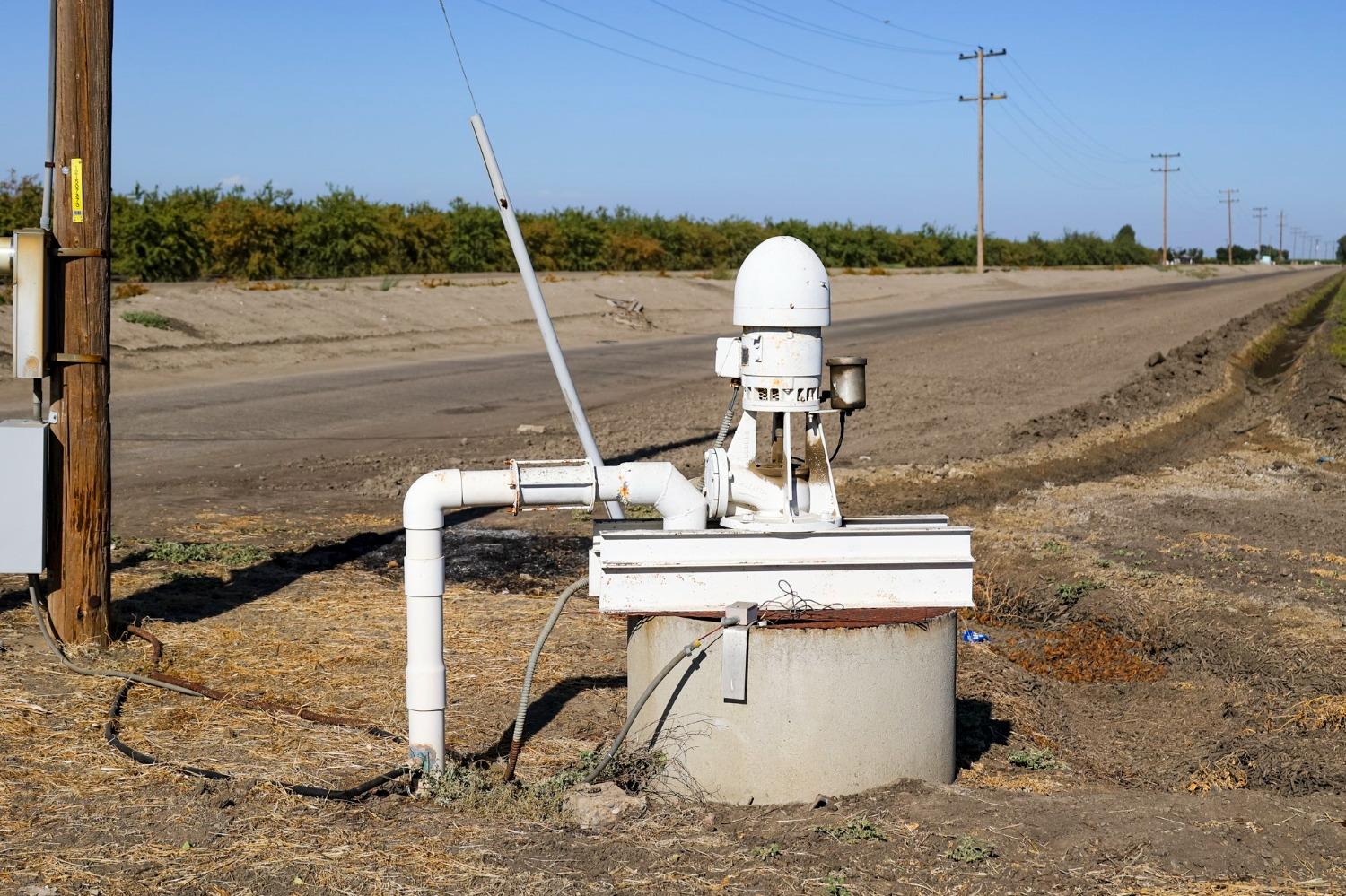 8990 S Placer, San Joaquin, CA 93660