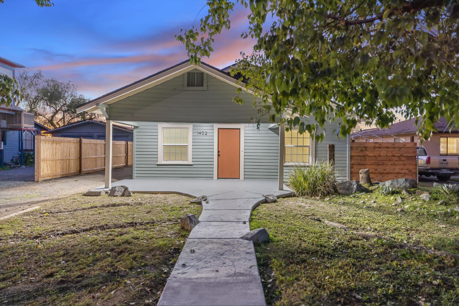 1402 Middleton St, Hanford, CA 93230