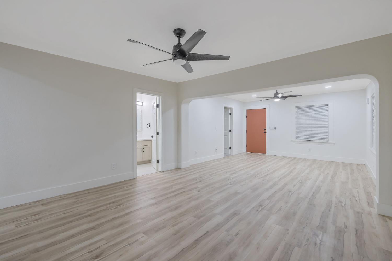 1402 Middleton St, Hanford, CA 93230