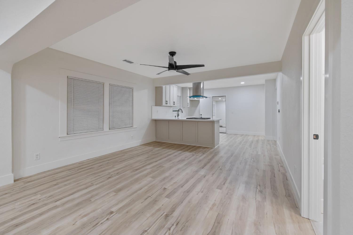 1402 Middleton St, Hanford, CA 93230