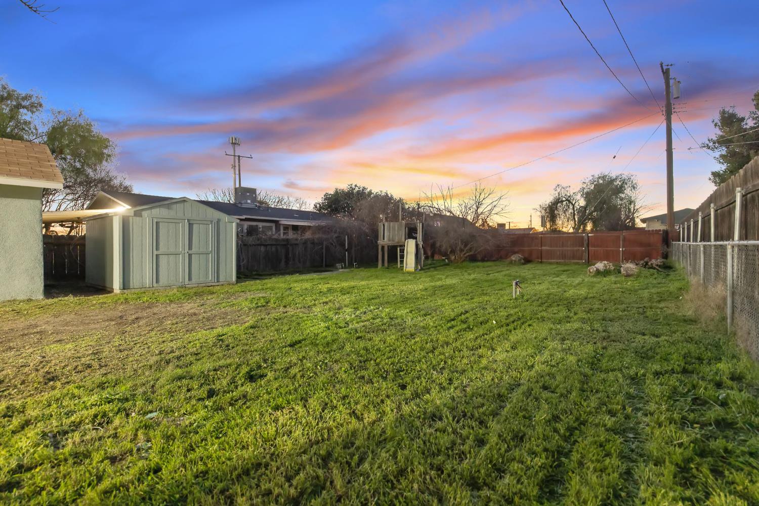 1402 Middleton St, Hanford, CA 93230