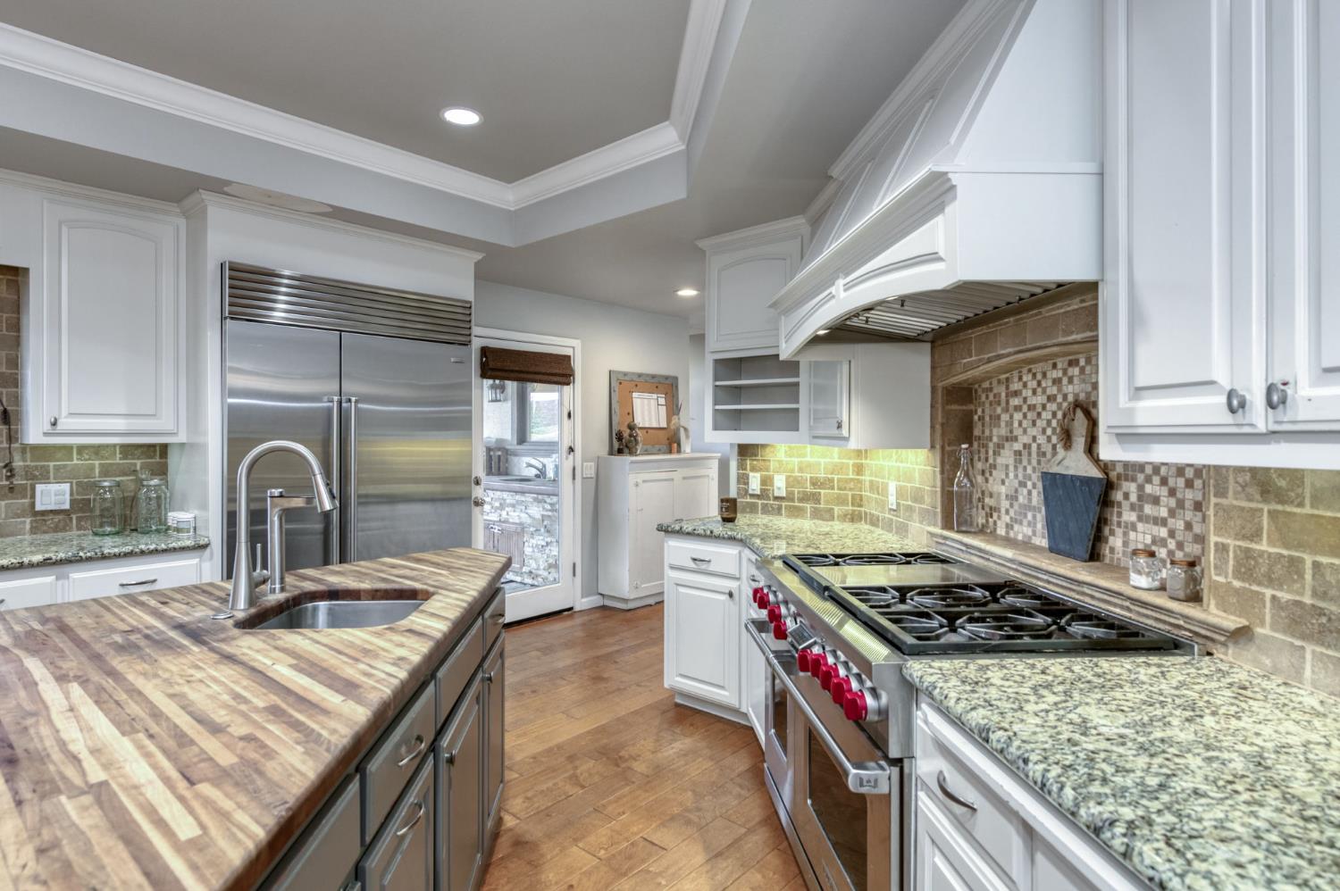 6090 Amber Ave, Clovis, CA 93619