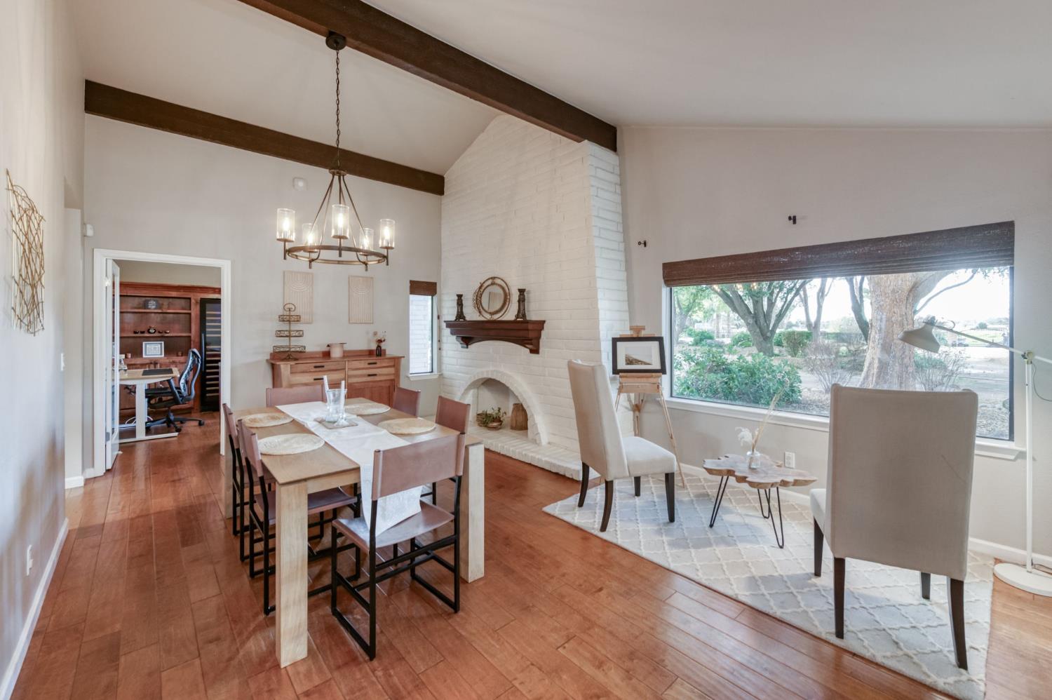 6090 Amber Ave, Clovis, CA 93619