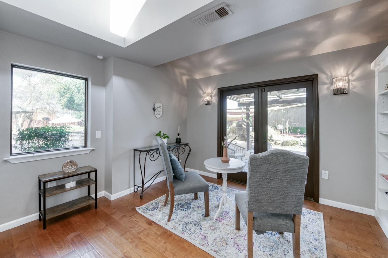 6090 Amber Ave, Clovis, CA 93619