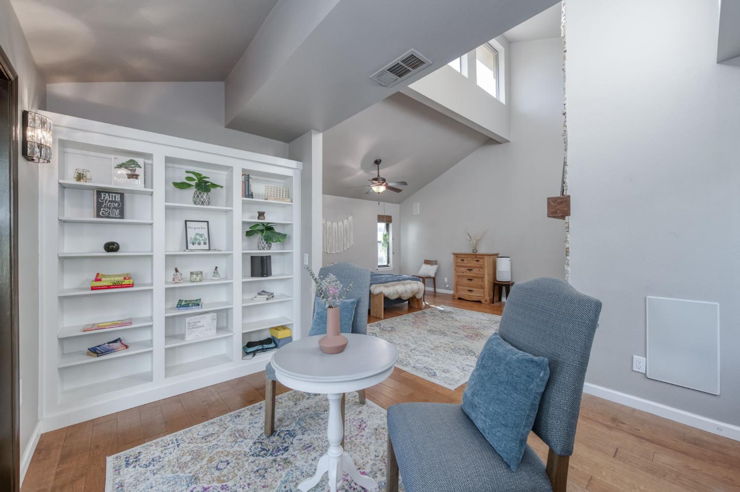 6090 Amber Ave, Clovis, CA 93619