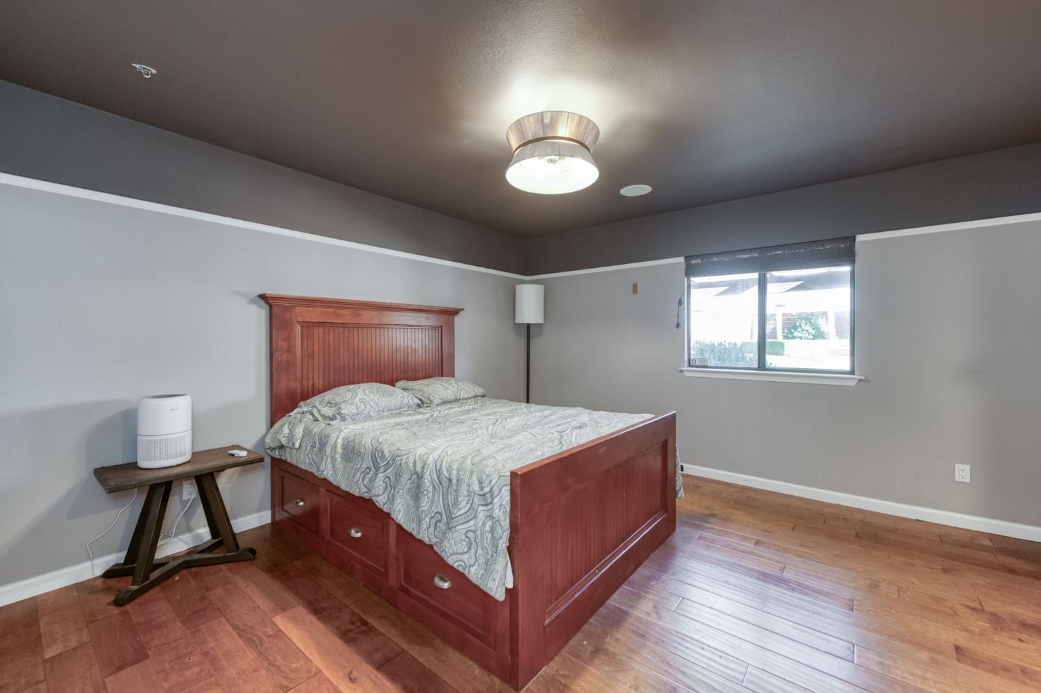 6090 Amber Ave, Clovis, CA 93619