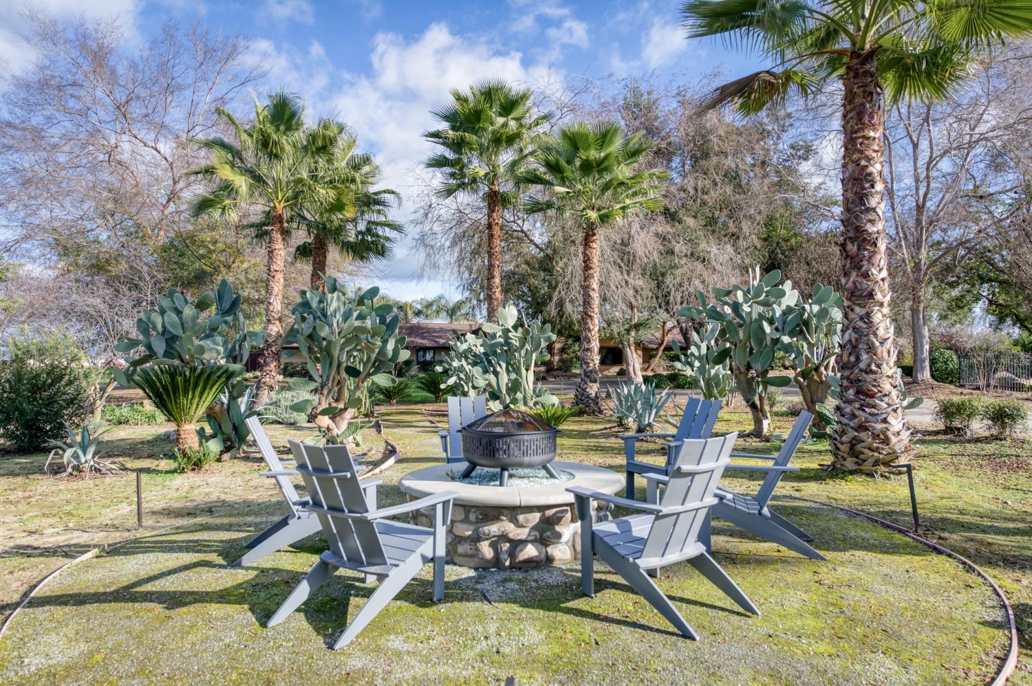 6090 Amber Ave, Clovis, CA 93619