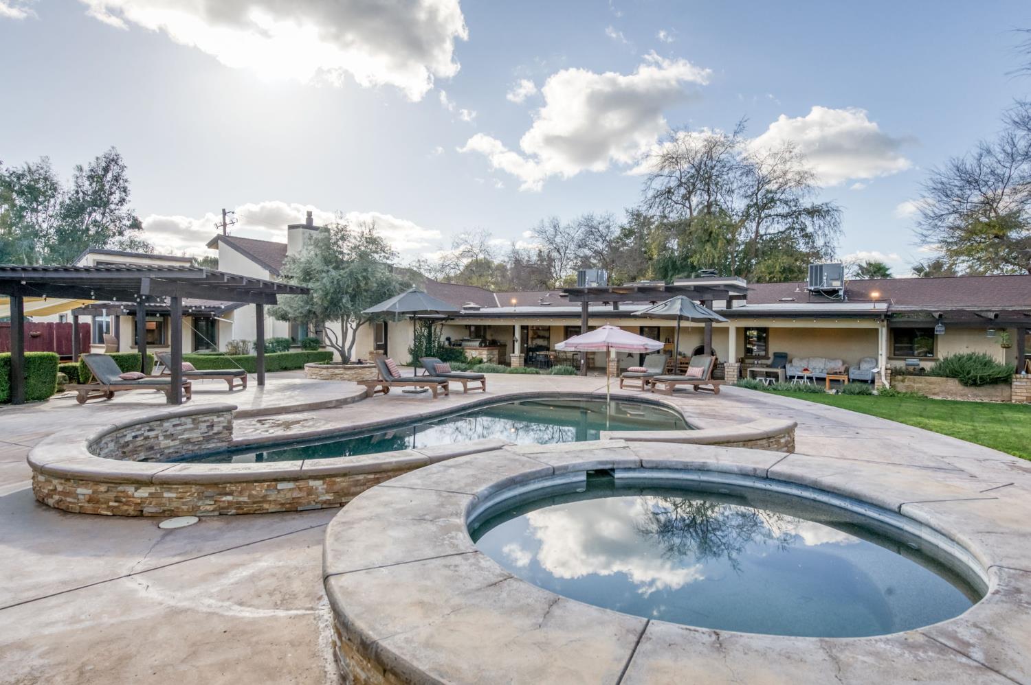 6090 Amber Ave, Clovis, CA 93619