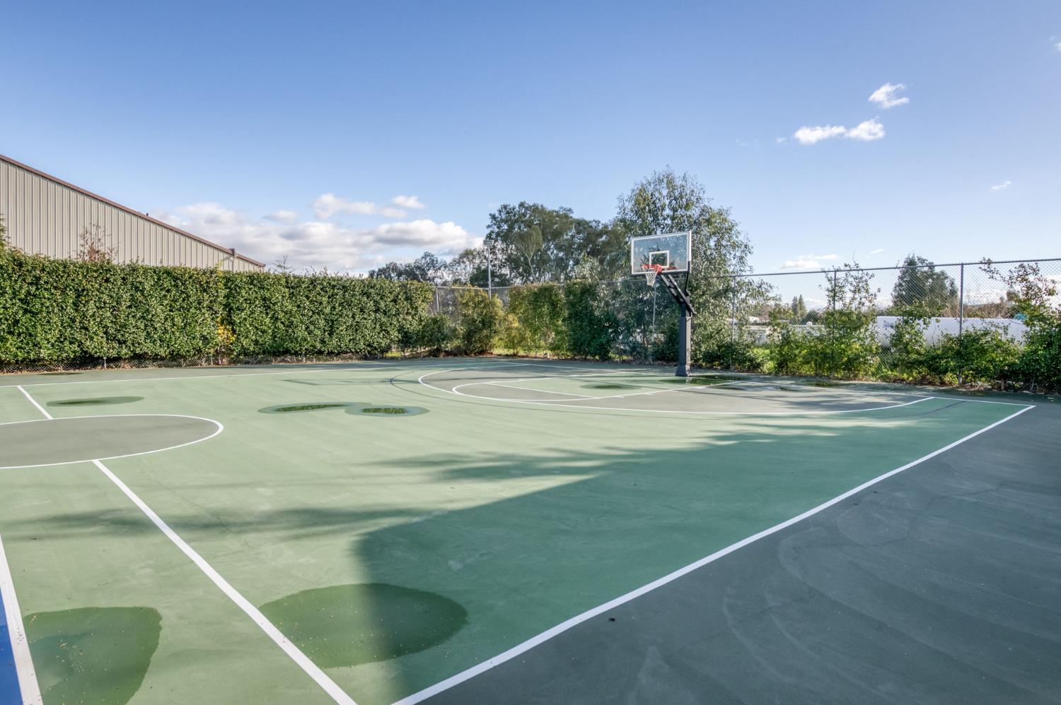 6090 Amber Ave, Clovis, CA 93619