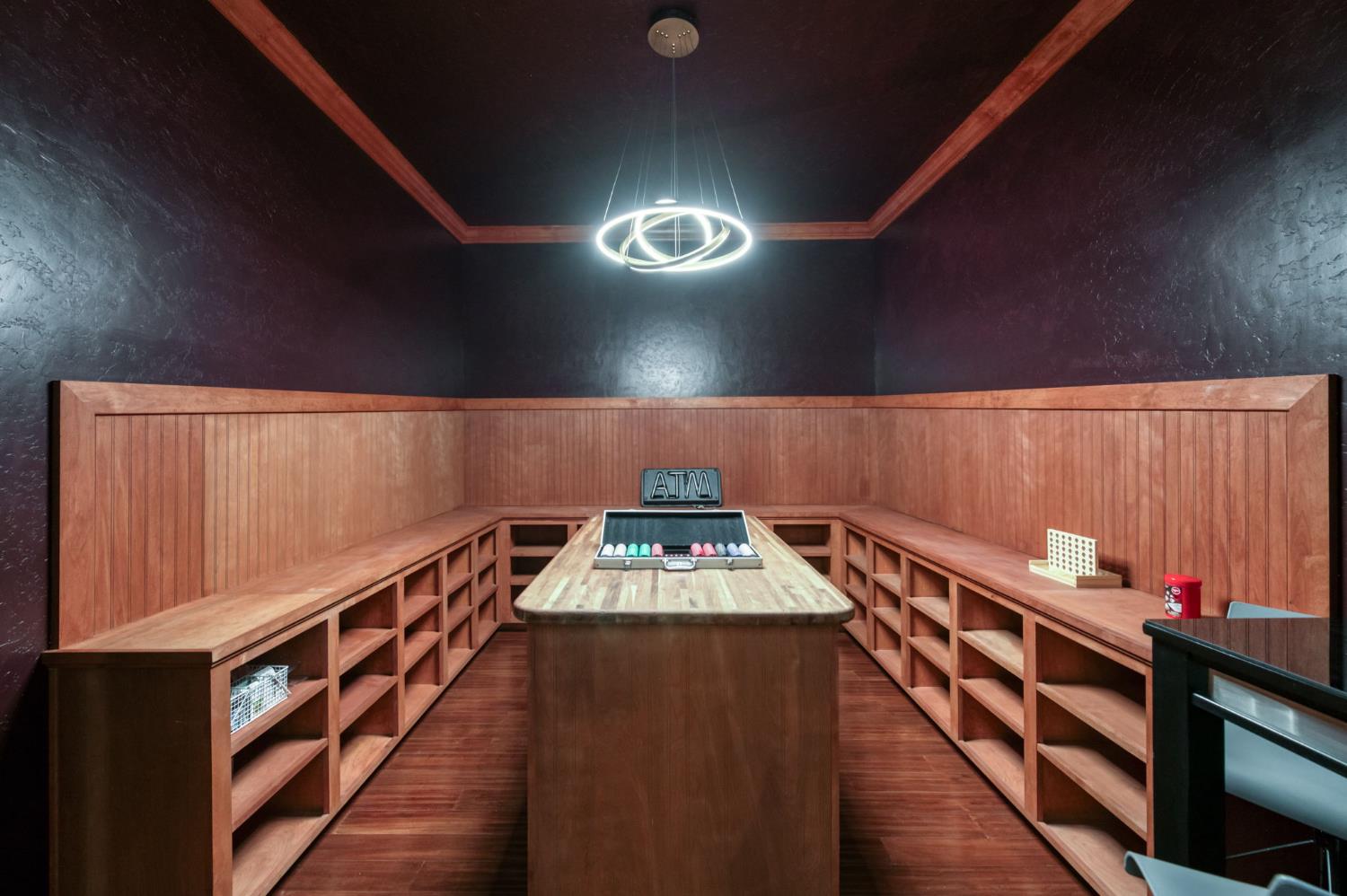 6090 Amber Ave, Clovis, CA 93619