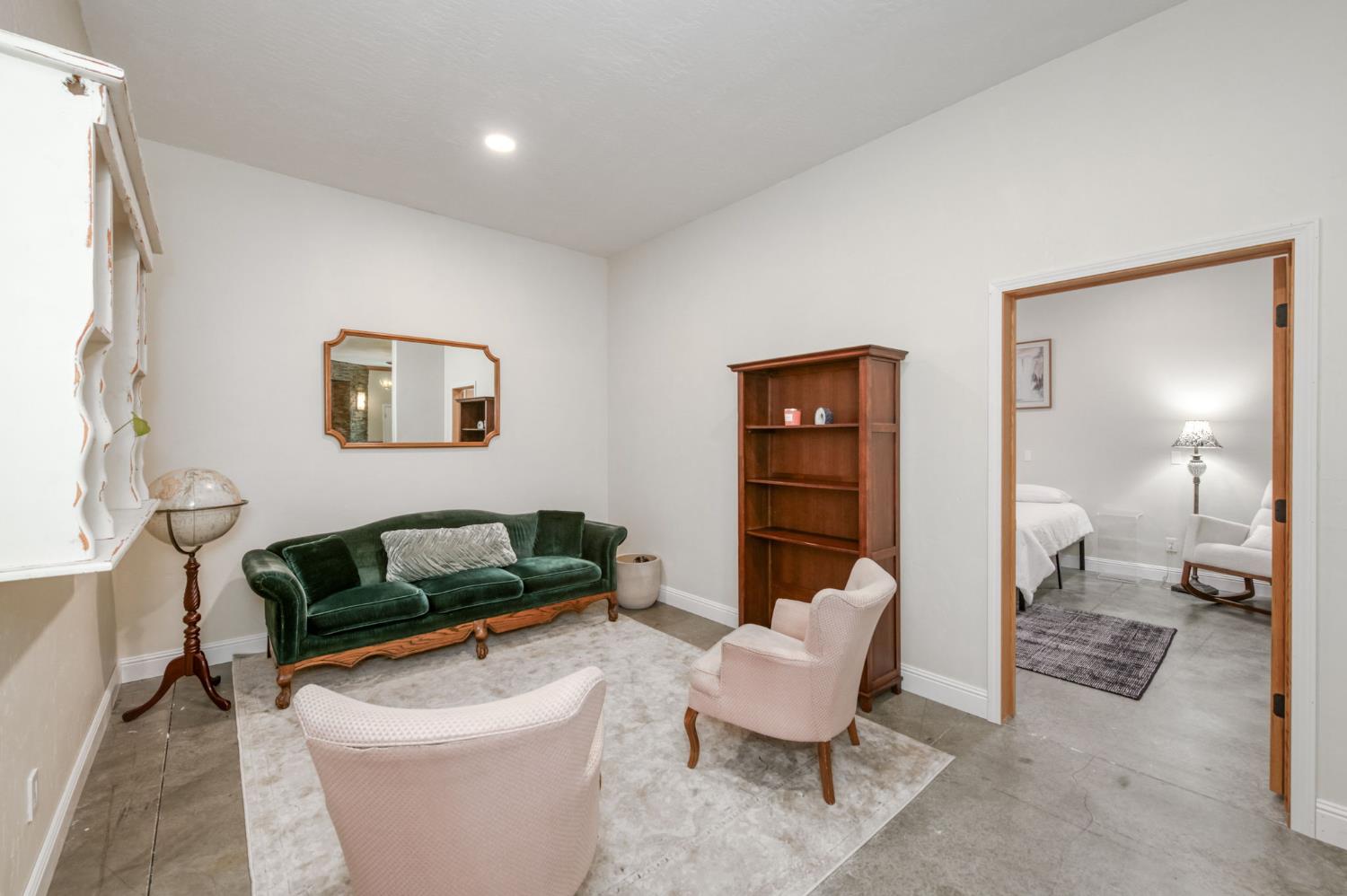 6090 Amber Ave, Clovis, CA 93619