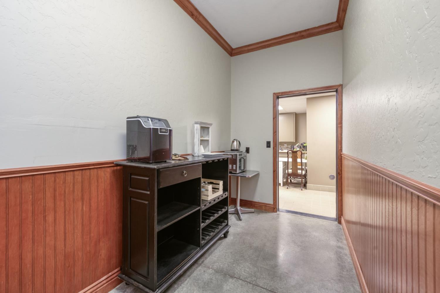 6090 Amber Ave, Clovis, CA 93619