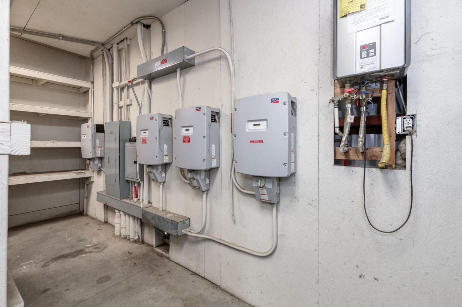 6090 Amber Ave, Clovis, CA 93619