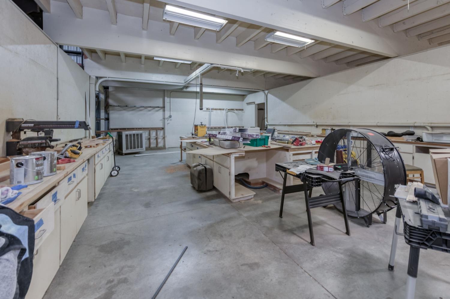 6090 Amber Ave, Clovis, CA 93619