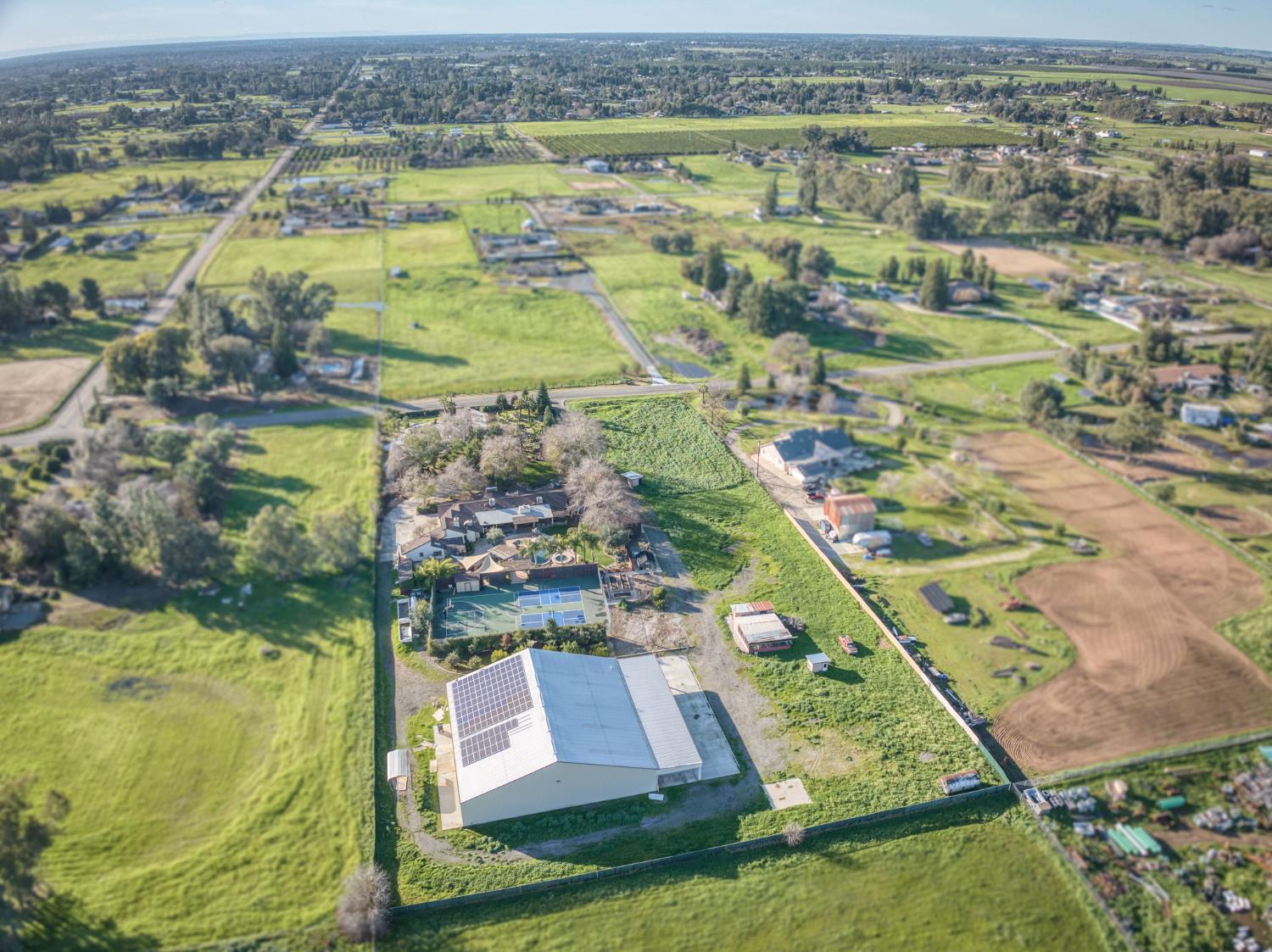 6090 Amber Ave, Clovis, CA 93619