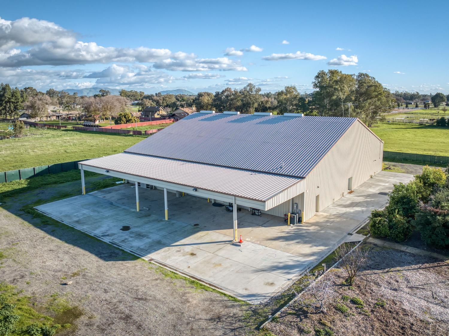 6090 Amber Ave, Clovis, CA 93619