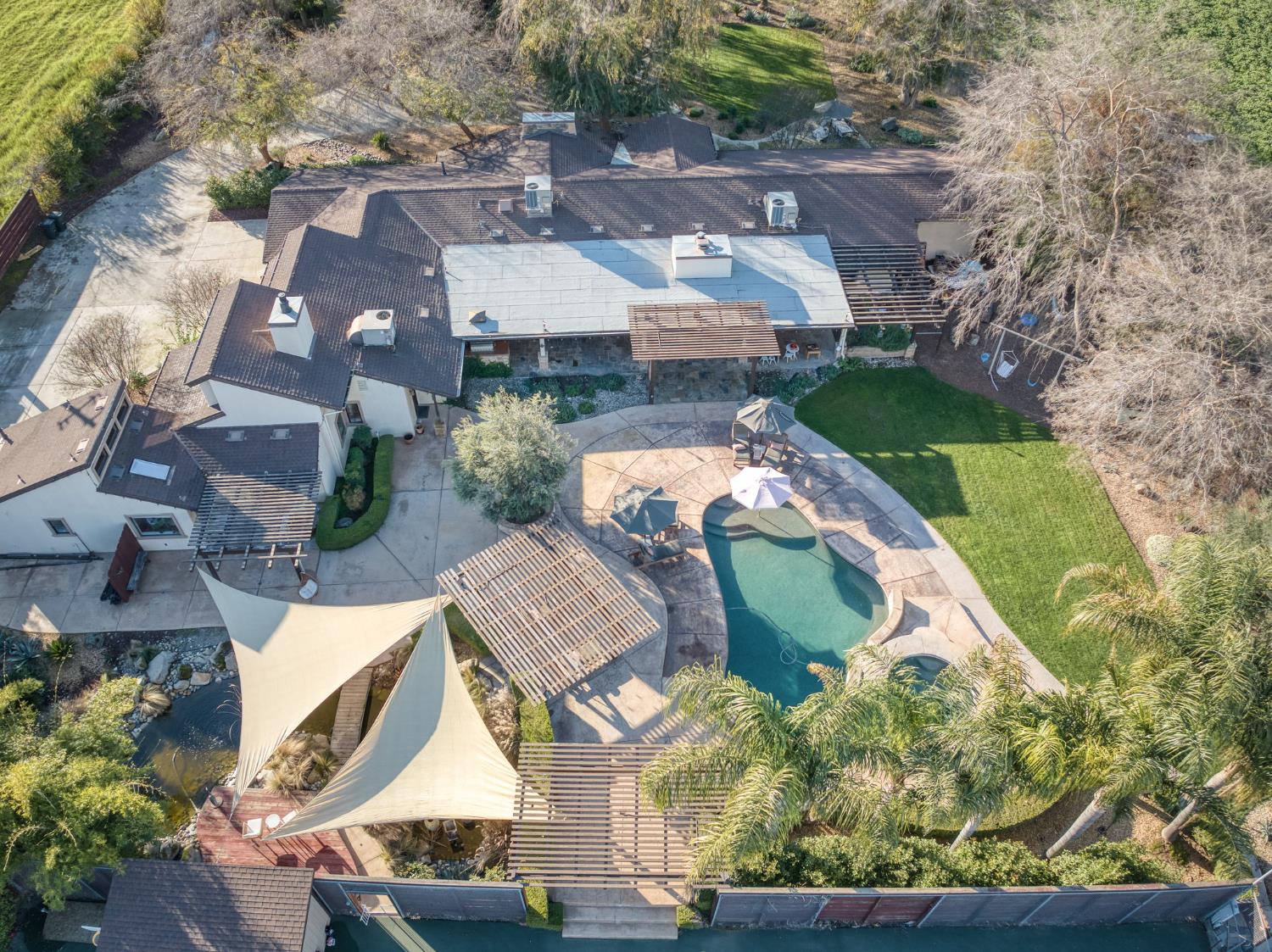 6090 Amber Ave, Clovis, CA 93619