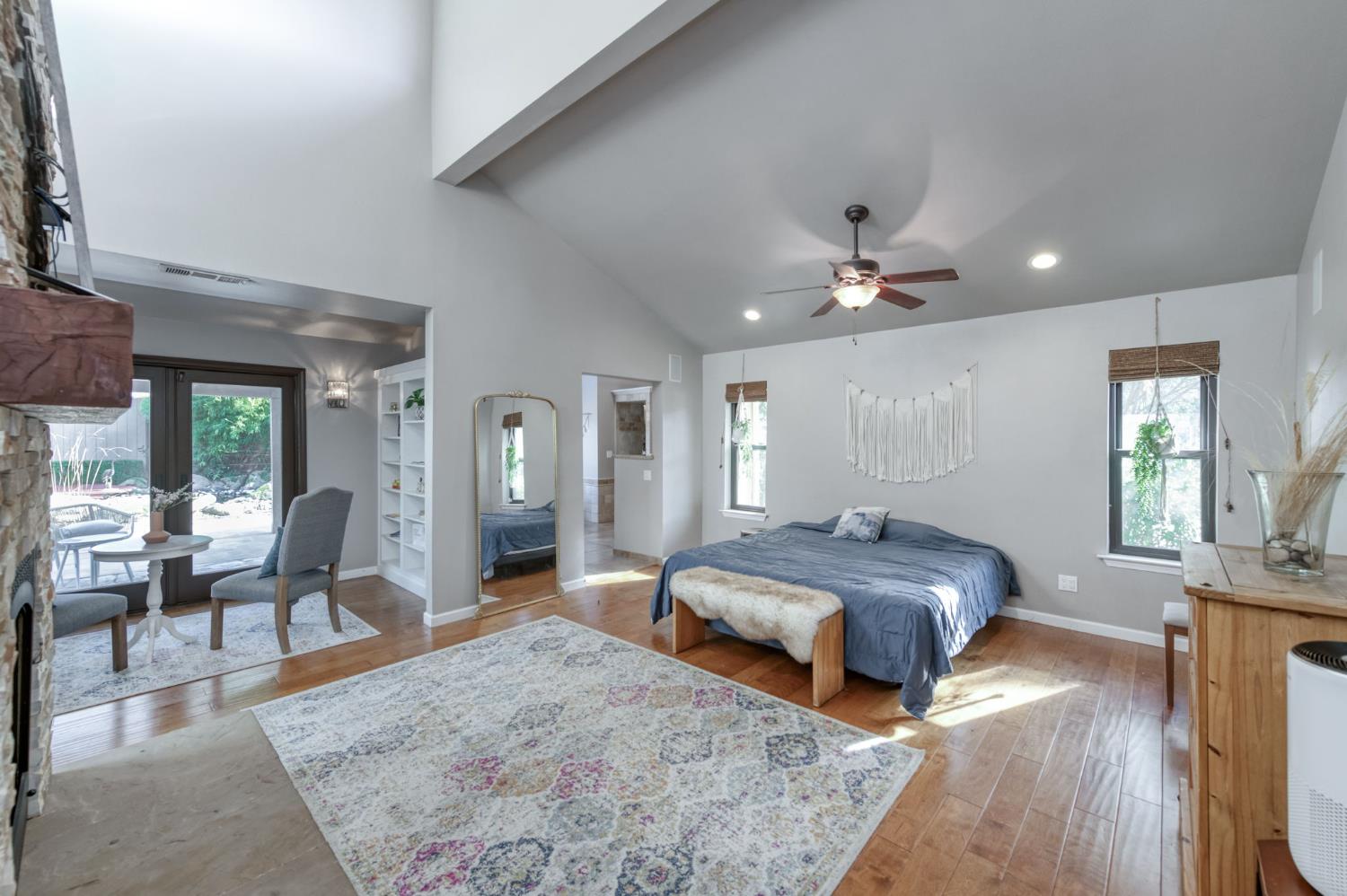 6090 Amber Ave, Clovis, CA 93619