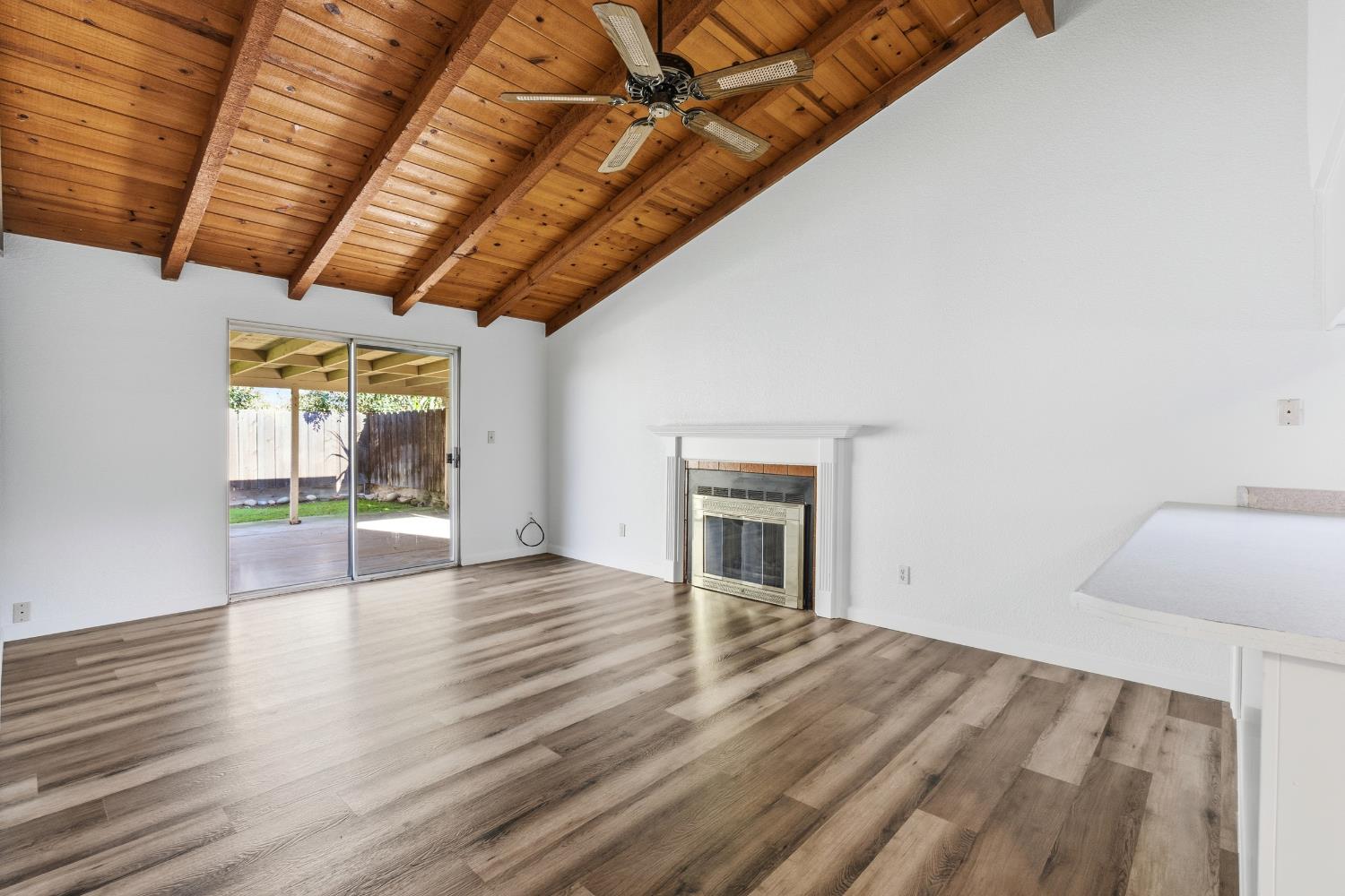 1413 Wrenwood Way, Madera, CA 93638