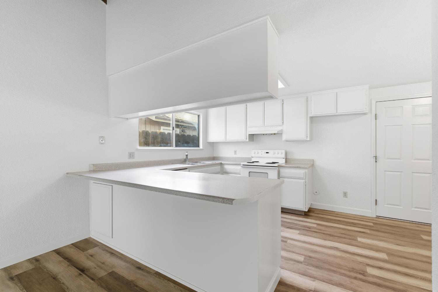 1413 Wrenwood Way, Madera, CA 93638