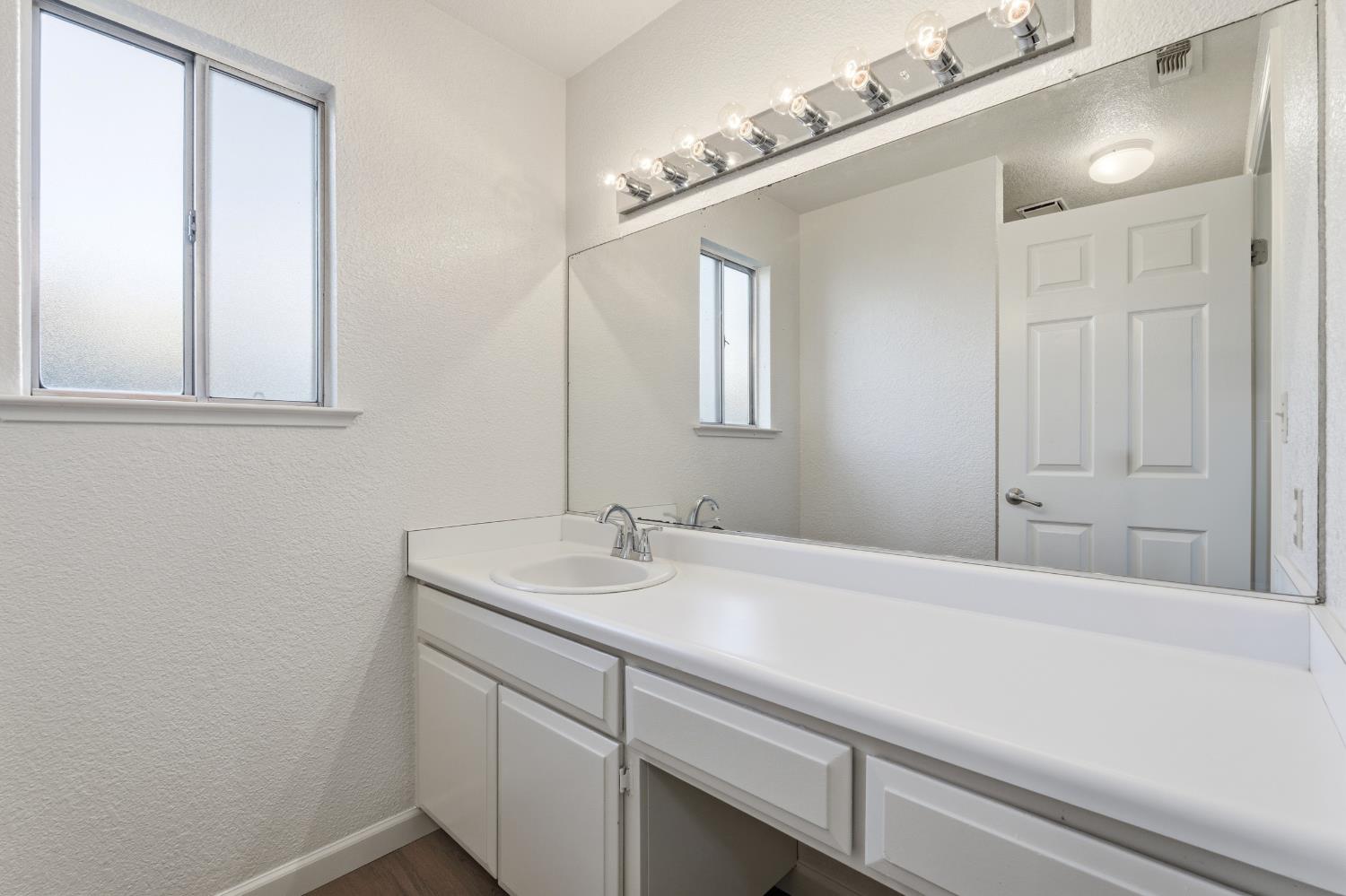 1413 Wrenwood Way, Madera, CA 93638