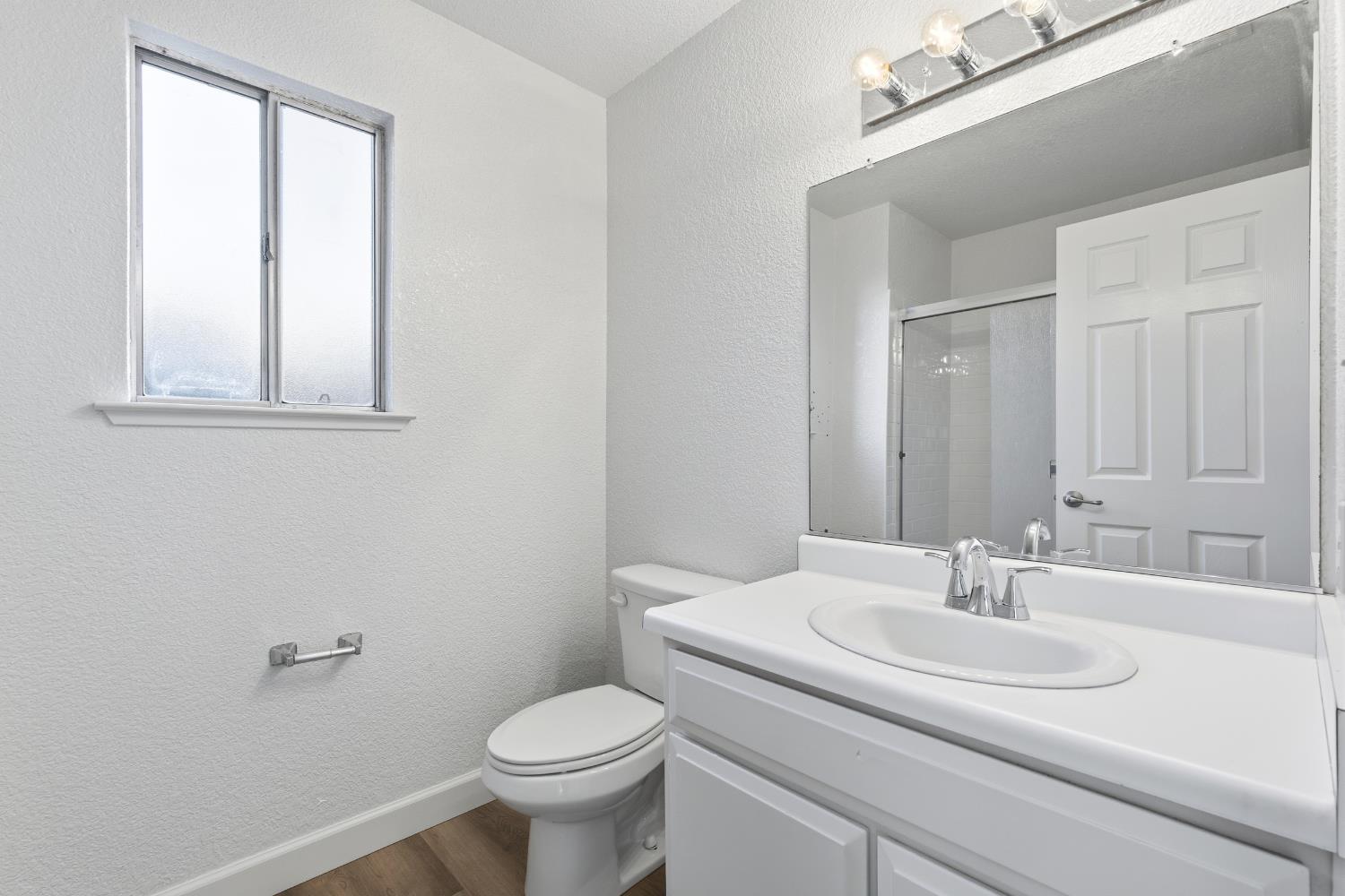 1413 Wrenwood Way, Madera, CA 93638