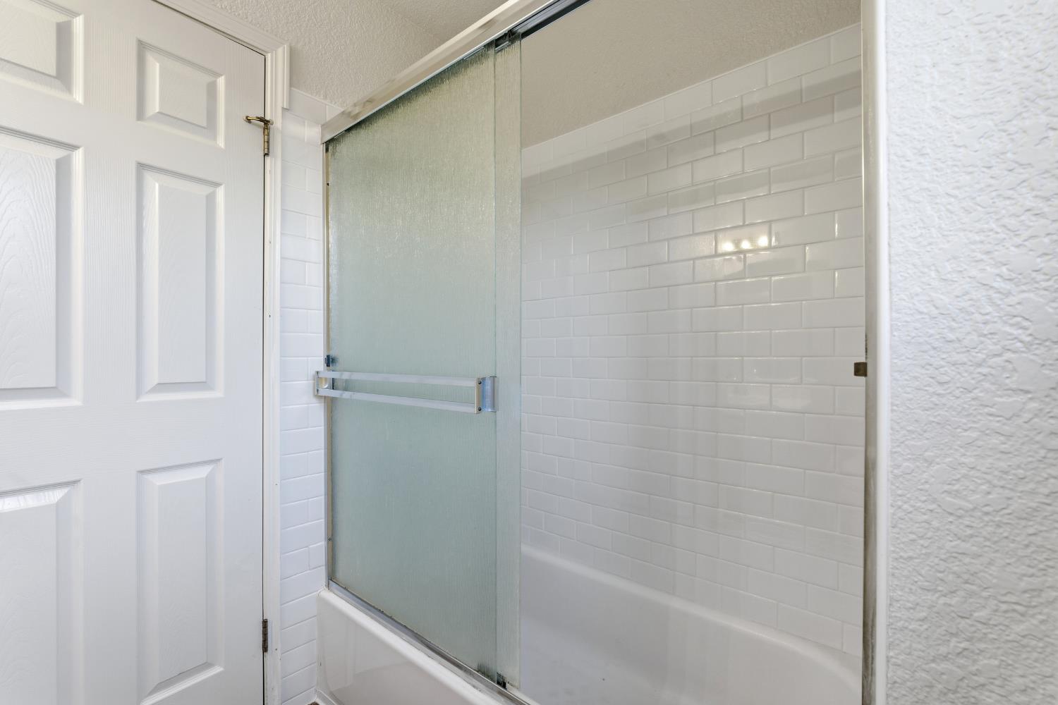 1413 Wrenwood Way, Madera, CA 93638