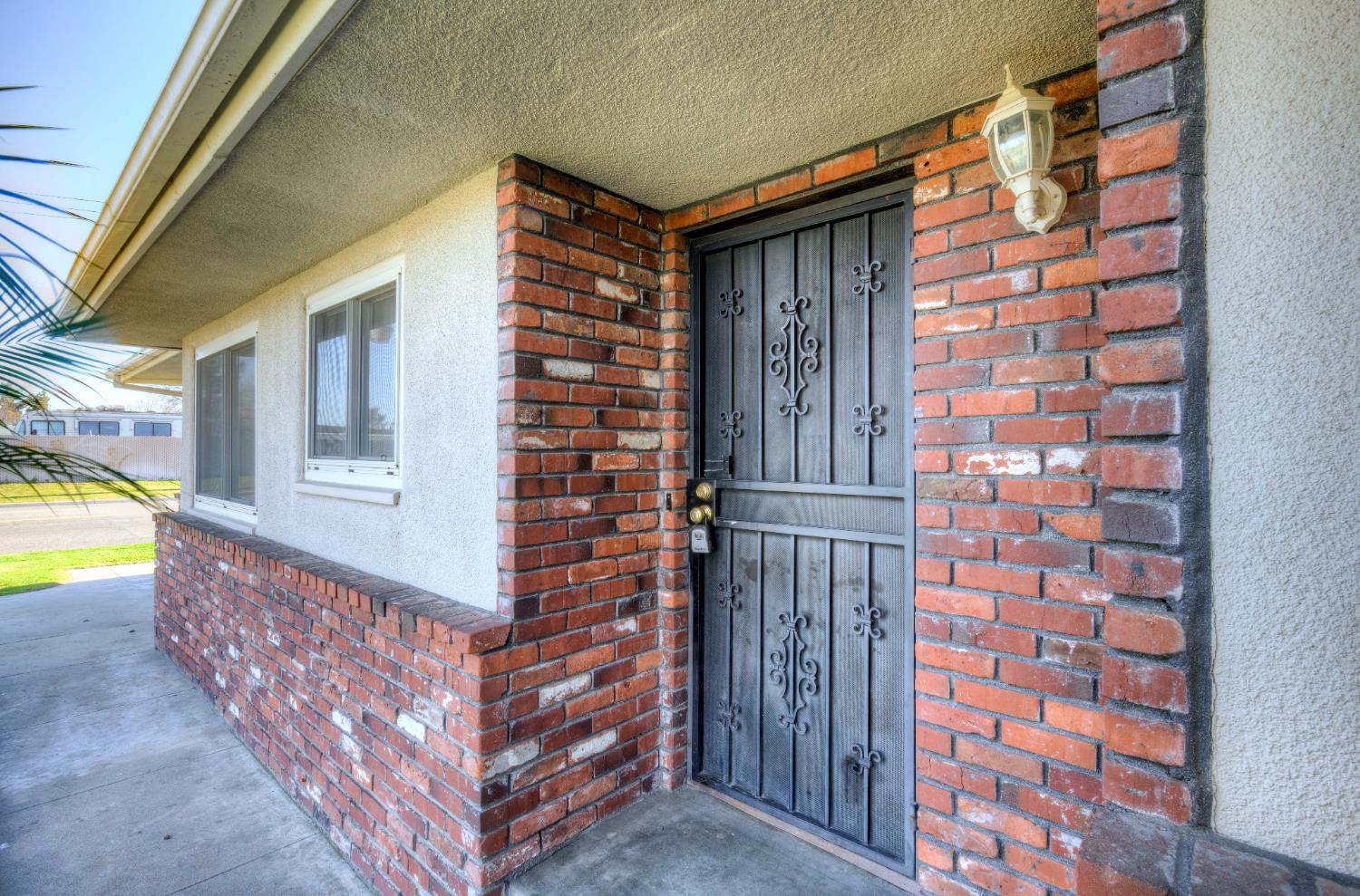 4896 E Amherst Ave, Fresno, CA 93703