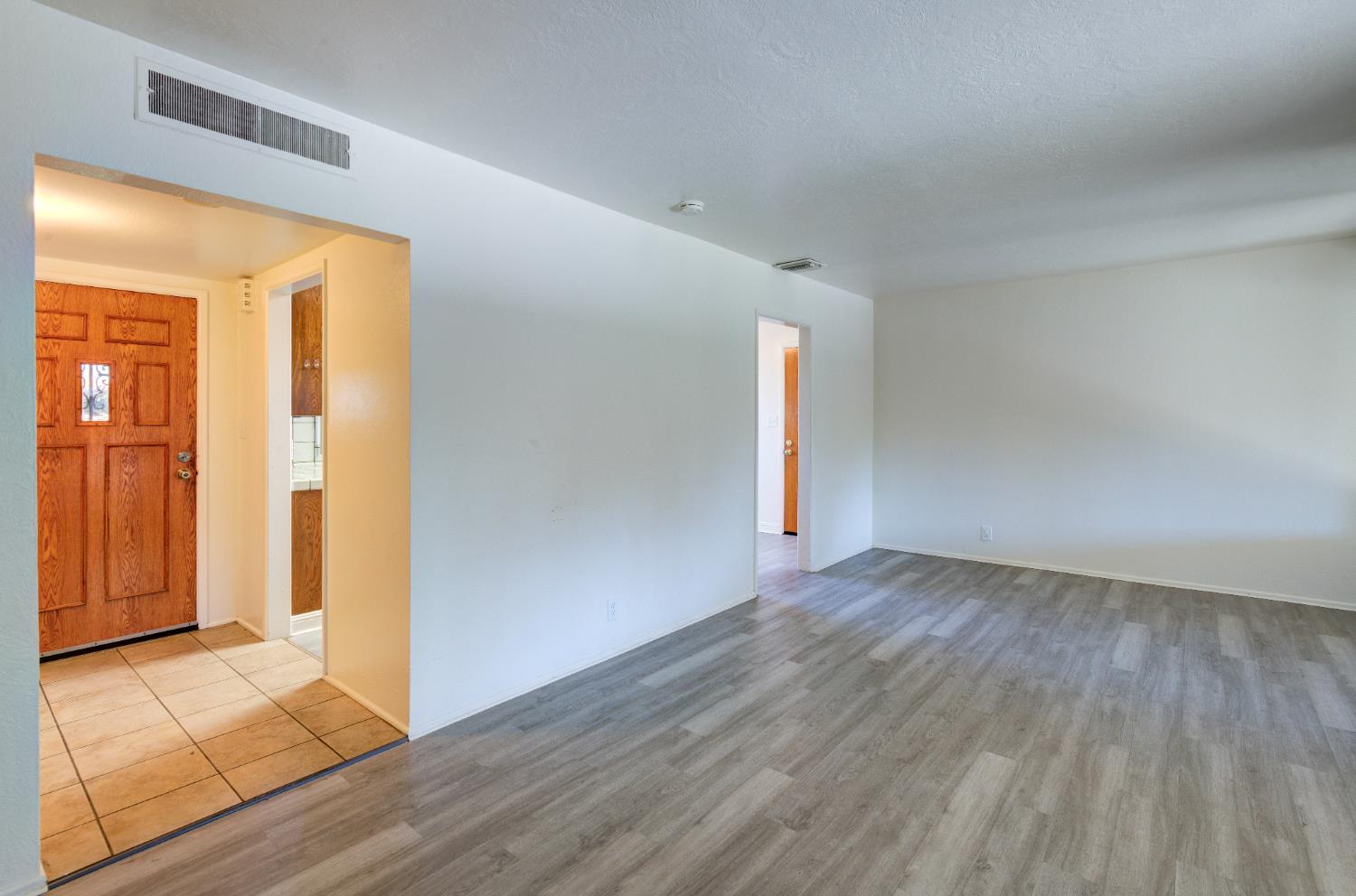 4896 E Amherst Ave, Fresno, CA 93703