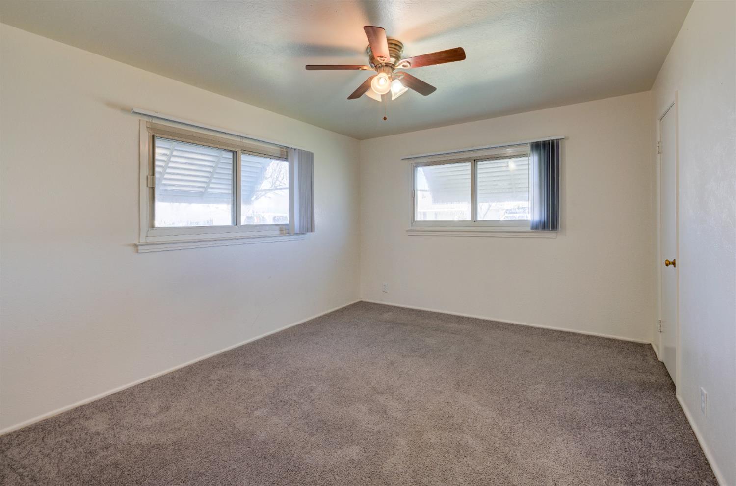 4896 E Amherst Ave, Fresno, CA 93703