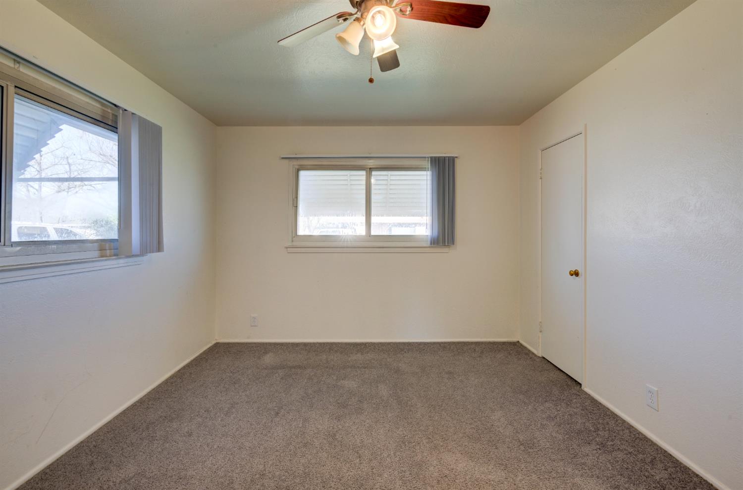 4896 E Amherst Ave, Fresno, CA 93703