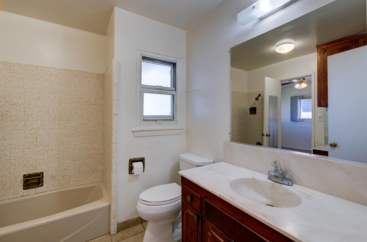 4896 E Amherst Ave, Fresno, CA 93703