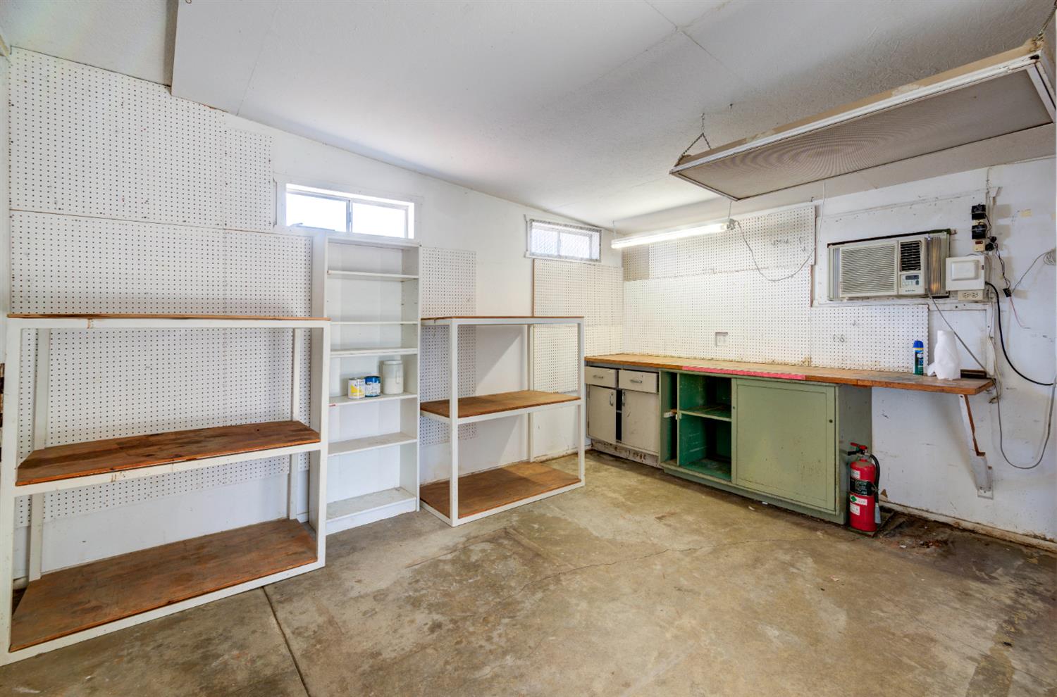 4896 E Amherst Ave, Fresno, CA 93703