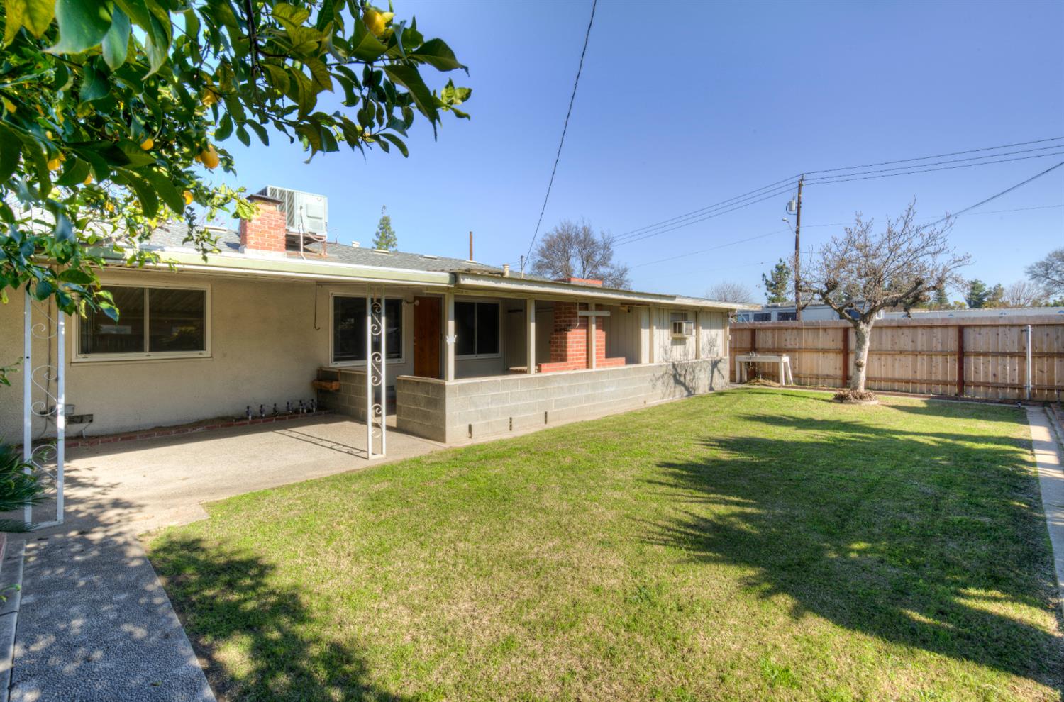 4896 E Amherst Ave, Fresno, CA 93703
