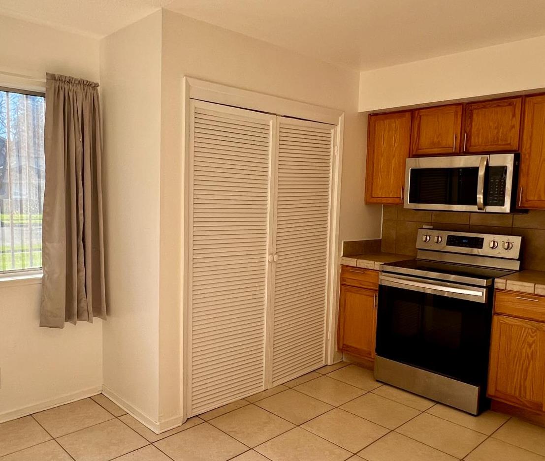 2694 W Fairmont #102, Fresno, CA 93705