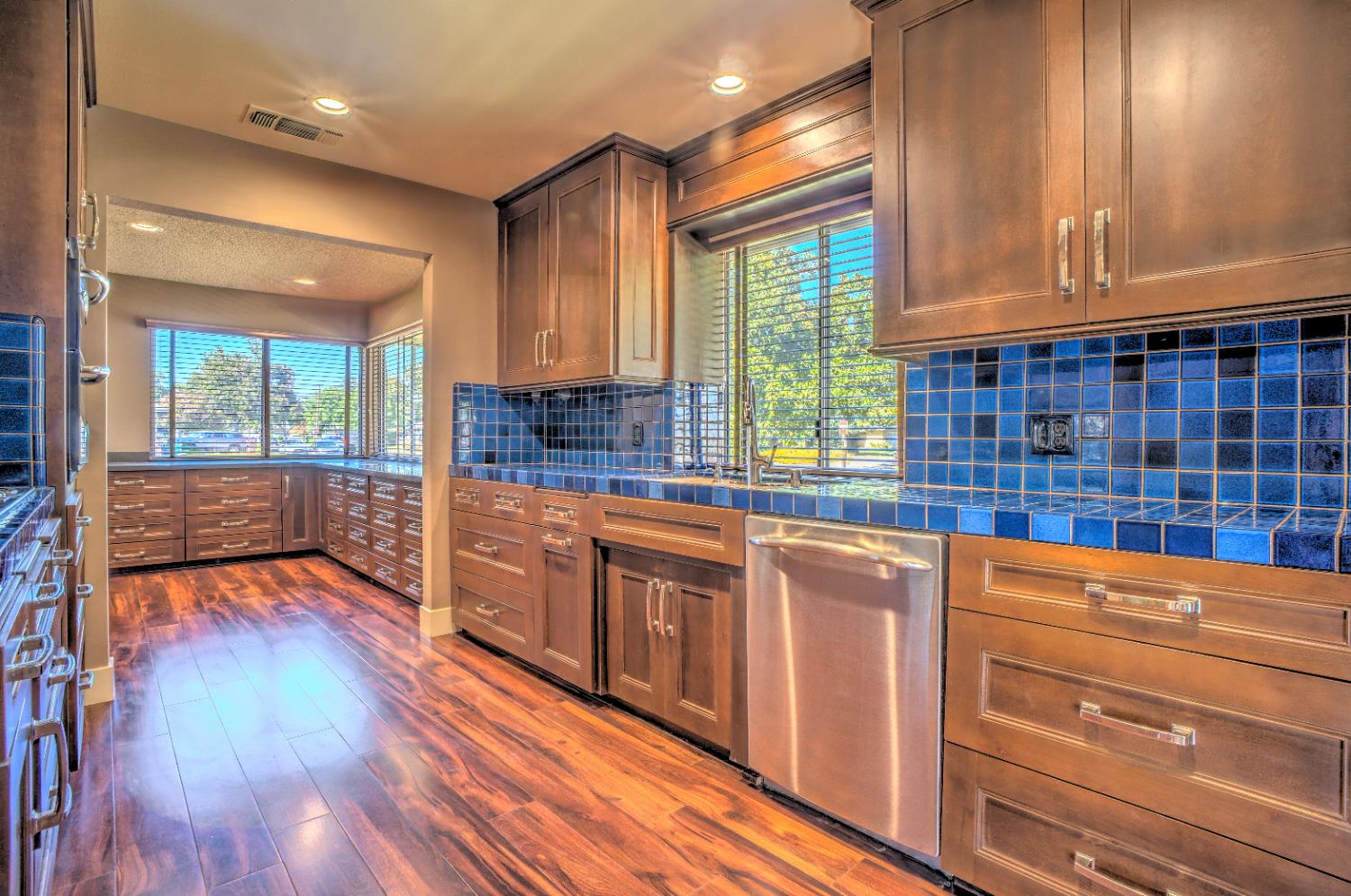 709 W Alamos Ave, Fresno, CA 93705