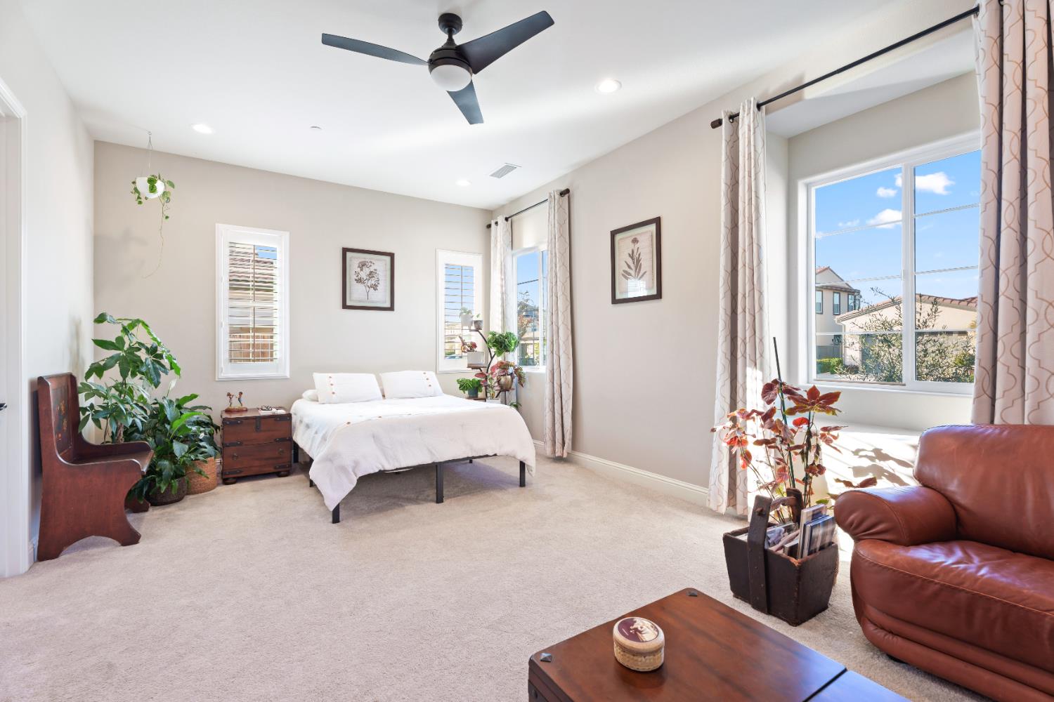 822 Overstone Ave Ave, Madera, CA 93636