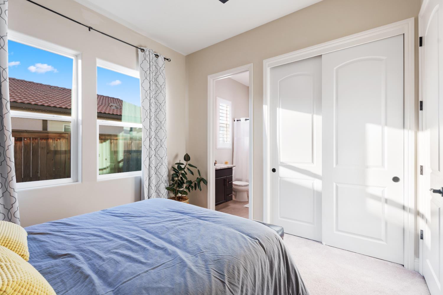 822 Overstone Ave Ave, Madera, CA 93636