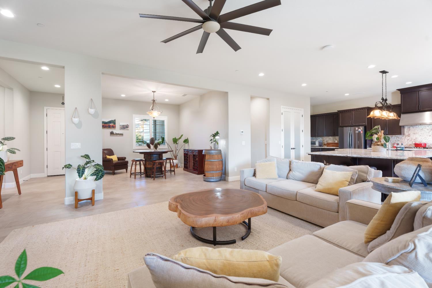 822 Overstone Ave Ave, Madera, CA 93636