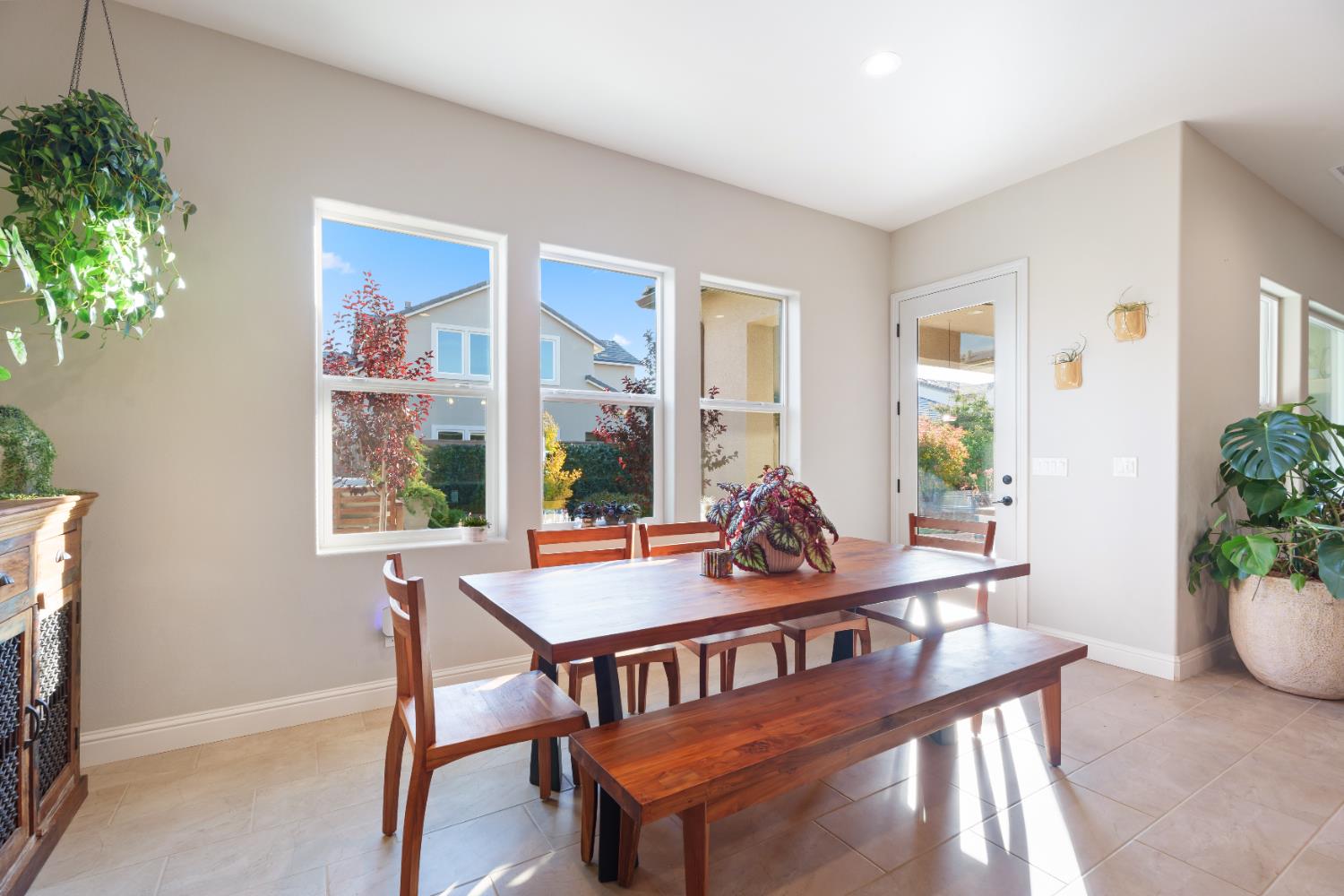 822 Overstone Ave Ave, Madera, CA 93636