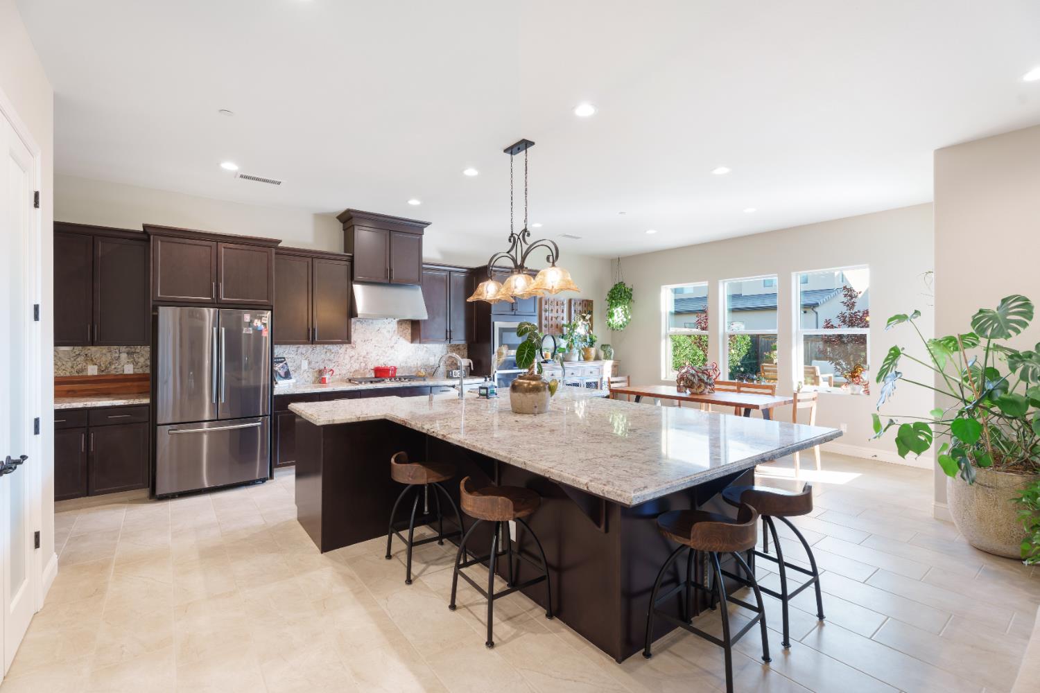 822 Overstone Ave Ave, Madera, CA 93636