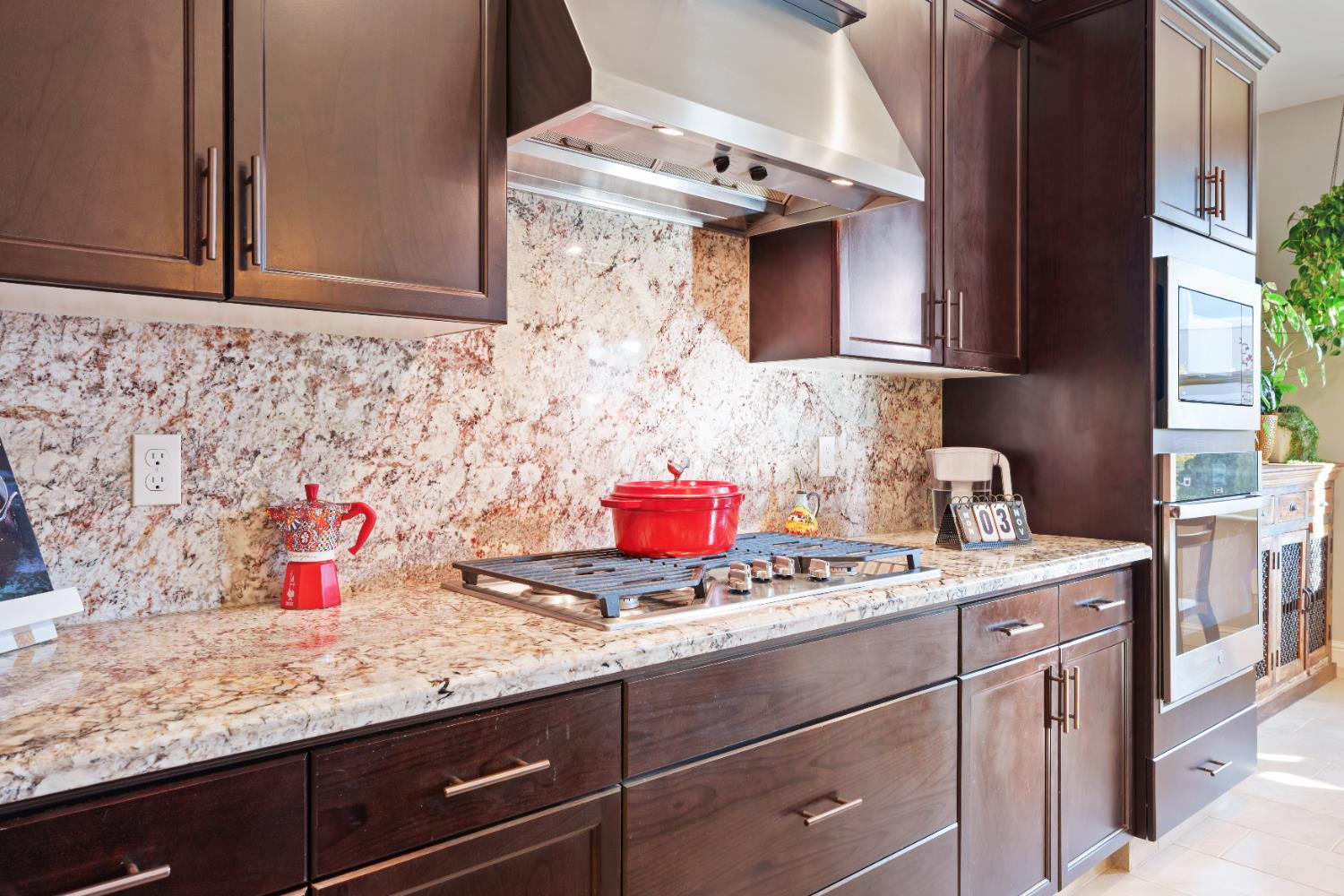 822 Overstone Ave Ave, Madera, CA 93636