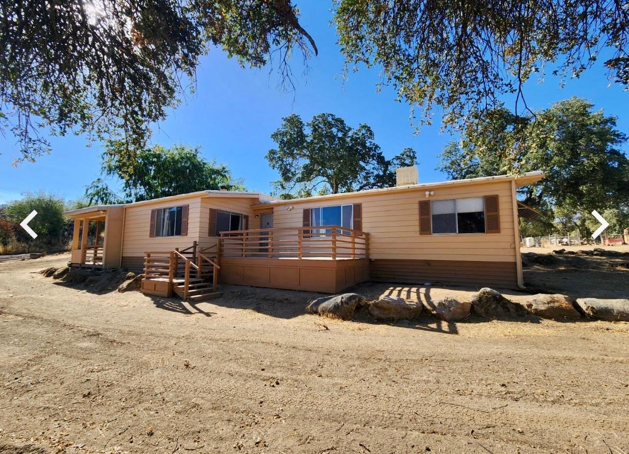 32434 Lockwood Ln, Prather, CA 93651