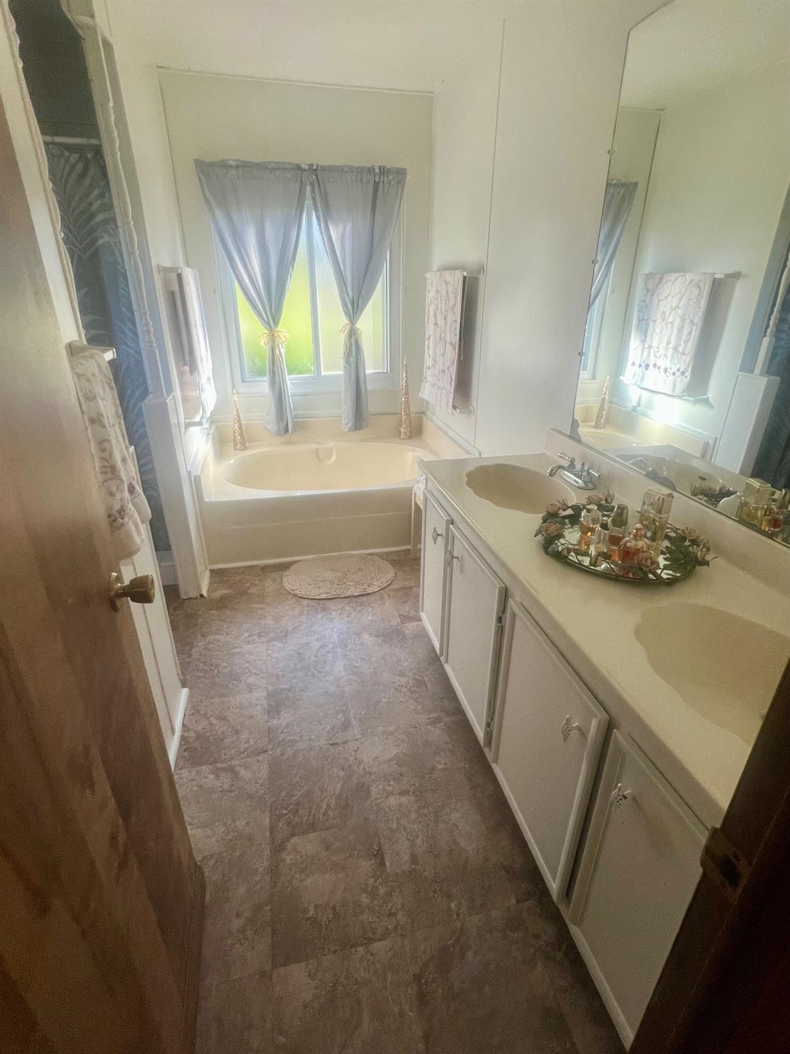 32434 Lockwood Ln, Prather, CA 93651