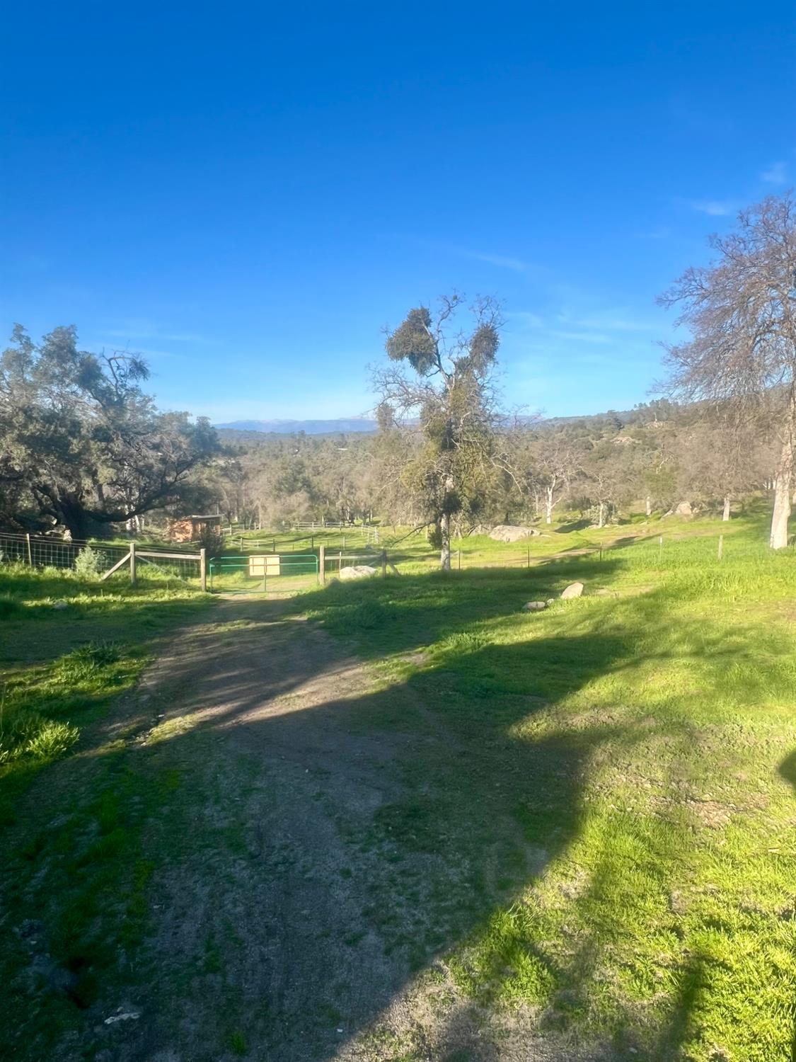 32434 Lockwood Ln, Prather, CA 93651