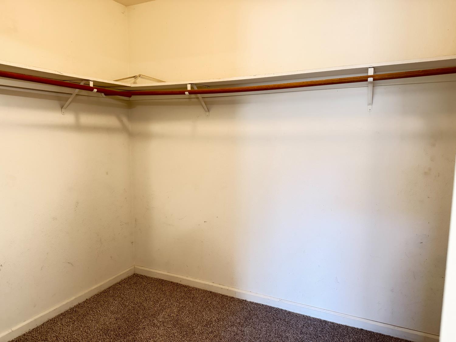 946 W Mammoth Pool Way, Hanford, CA 93230